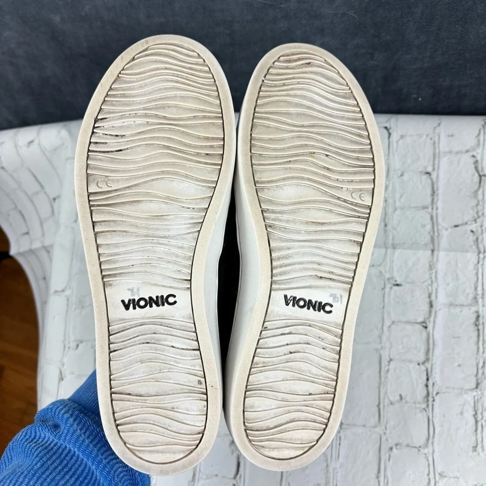 EUC Vionic Shoes Womens 7.5 Midi Loafers Black Suede Slip On Sneakers Casual